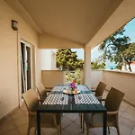 Apartman Apartments By The Sea Mastrinka, Ciovo - 11711